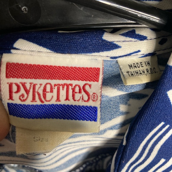 Pykettes Graphic Vintage Button Up - Picture 2 of 5